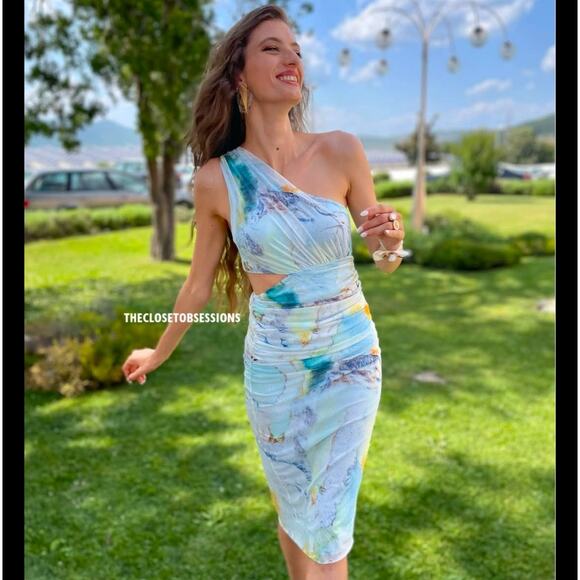 ZARA BLOGGER FAVE!!! Fitted Midi Dress NWT - Picture 5 of 16